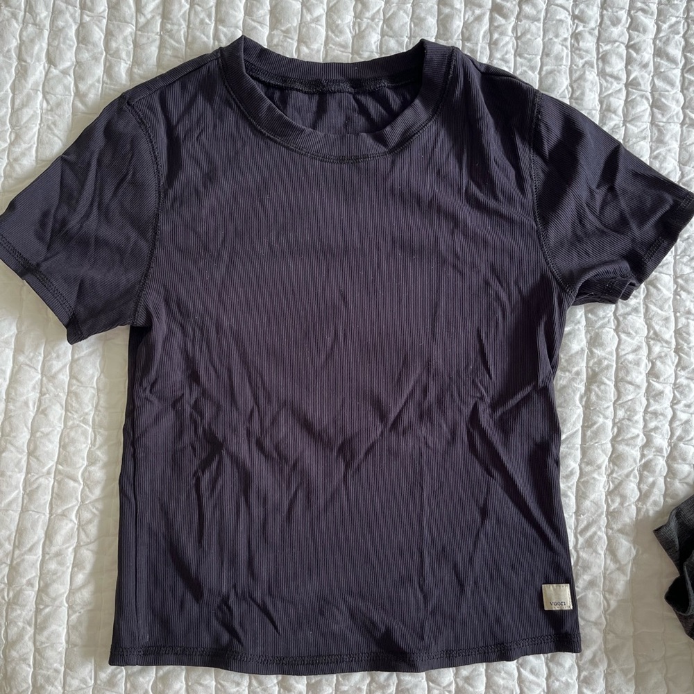 Vuori Black Short Sleeve Tee